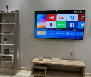 Een TV en/of entertainmentcenter bij La Perle de Tétouan
