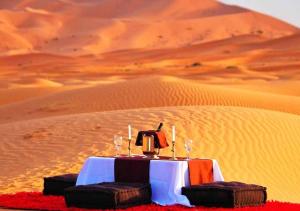 Nápoje v ubytování Amazing Desert Luxury Camp