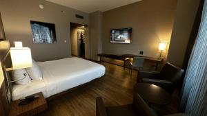 Postel nebo postele na pokoji v ubytování AC Hotel by Marriott San Jose Escazu