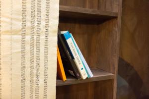 Biblioteca en el apartahotel