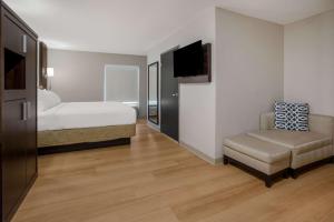Gallery image of Quality Suites Lake Charles Downtown in Lake Charles