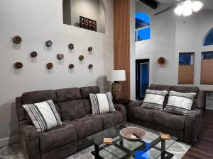 Zona de estar de Spacious & Beautiful with Double Decks in Chapel Area