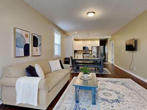 Χώρος καθιστικού στο Rockaway Rookwood Retreat- Unit 1