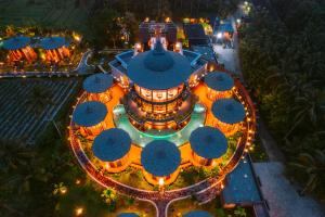Hồ bơi trong/gần Hotel Le Temple Borobudur