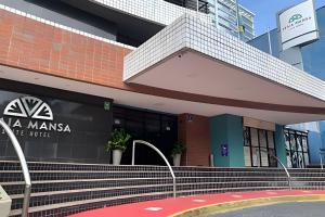 a building with a sign that reads na masa ice hotel at Hosts BR - Flat Vista Mar no Meireles in Fortaleza