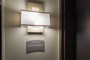 Certifikát, hodnocení, plakát nebo jiný dokument vystavený v ubytování Staybridge Suites - Saskatoon - University by IHG