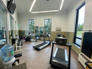 Fitness centrum a/nebo fitness zařízení v ubytování Holiday Inn Express Hotel & Suites Charlottetown by IHG