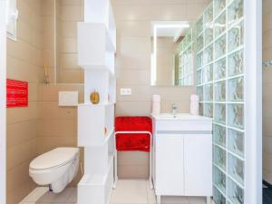 Gallery image of Villa avec Piscine à Callian, Var - 6 Pers, Proche Lac de Saint-Cassien, Golf, Climatisée, Jardin Privé - FR-1-779-4 in Callian