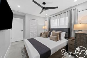 ハリウッドにあるCharming 9BR New-Build Home w Heated Pool & Gamesのギャラリーの写真