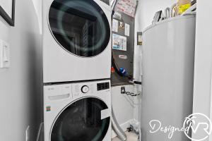 ハリウッドにあるCharming 9BR New-Build Home w Heated Pool & Gamesのギャラリーの写真