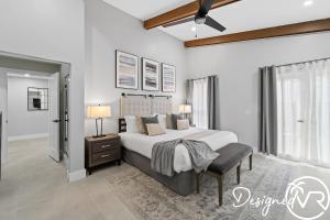 ハリウッドにあるCharming 9BR New-Build Home w Heated Pool & Gamesのギャラリーの写真