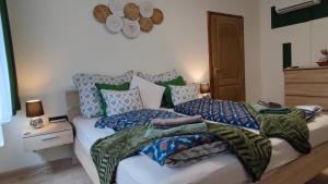 Katil atau katil-katil dalam bilik di Fehérvár Cappuccino apartman City center, AC, Easy Parking