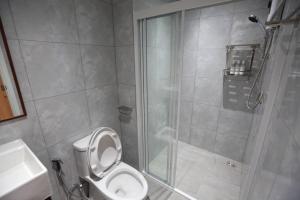 Ett badrum på BaanTip​ HomeStay