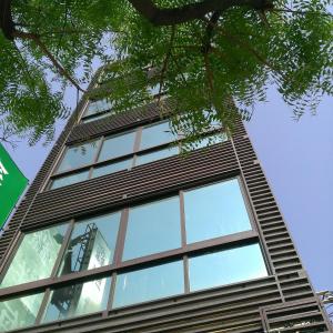 El edificio en el que está la habitación en casa particular
