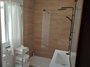 Kúpeľňa v ubytovaní APT GUADALHORCE by Malaga Picasso Rentals Selection + 11 fotografií