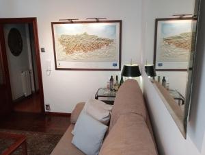 A seating area at Habitacion matrimonial centro ciudad