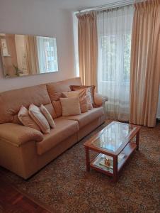 A seating area at Habitacion matrimonial centro ciudad