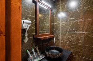Frida's Inn 丽江梦之旅观景客栈的一间浴室