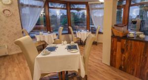 Restoran atau tempat lain untuk makan di Killarney View House B&B