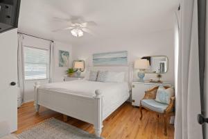 Ένα ή περισσότερα κρεβάτια σε δωμάτιο στο East Beach Courtyard - 4210 Seventh Street +34 φωτογραφίες