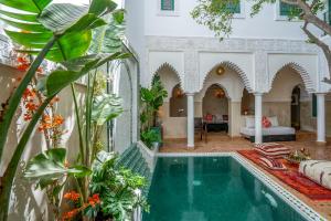 Bazén v ubytování Riad dada Messouda spa nebo v jeho okolí