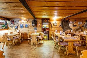 Restaurace v ubytování Country Saloon