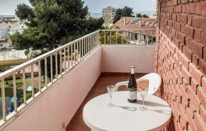 A balcony or terrace at Pet Friendly Apartment