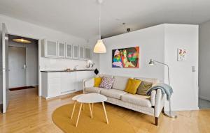 Η κουζίνα ή μικρή κουζίνα στο Fanø Bad, Lejl 117 +8 φωτογραφίες