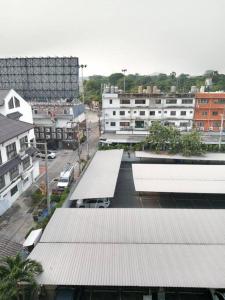 Kejiranan di persekitaran atau kejiranan dekat dengan apartmen