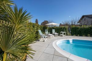 The swimming pool at or close to Casa Amabile With Salty water Pool - Happy Rentals