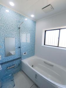 Koupelna v ubytování Onjuku海岸Hana House Private Villa 1 minutes from the beach + 17 fotografií