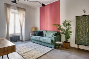 Posedenie v ubytovaní Clausim Domus: new brightful flat next to the Vatican