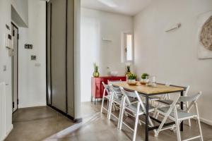 Posedenie v ubytovaní Clausim Domus: new brightful flat next to the Vatican