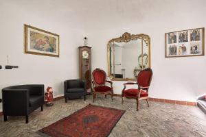 A seating area at Affittacamere San Teodoro Még 37 kép