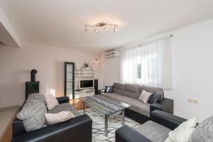 Posedenie v ubytovaní Family Friendly Pool House Ana - Happy Rentals