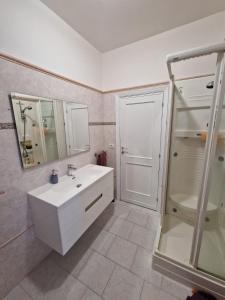 Bany a The Shell Guest House