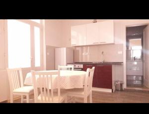 Kuchyň nebo kuchyňský kout v ubytování Apartmani Marija Mljet