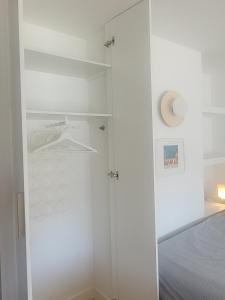 Ein Bett oder Betten in einem Zimmer der Unterkunft Superbe Appartement, vue Notre Dame de la Garde, Vieux port