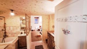 Koupelna v ubytování COSY CHAMBRE-SUITE climatisée