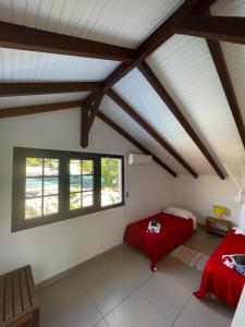 Ένα ή περισσότερα κρεβάτια σε δωμάτιο στο Villa Stone pour 8 personnes, piscine chauffée 5 euros par jour, accès PMR, 5 étoiles