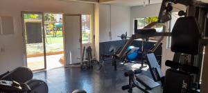 Fitnes centar i/ili fitnes sadržaji u objektu Hermoso apartamento con piscina conjunto cerrado