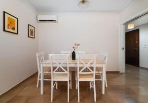 Fotografie z fotogalerie ubytování Spacious Nest 2bd apartment next to Acropolis v Aténách