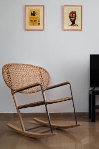 TV a/nebo společenská místnost v ubytování Spacious Nest 2bd apartment next to Acropolis