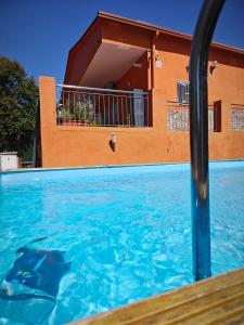 Bazén v ubytování Relax House Barcelone nebo v jeho okolí