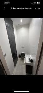 Kylpyhuone majoituspaikassa Cosy loft 2 ch