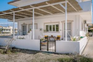 Balkón alebo terasa v ubytovaní Paximadia - beach front