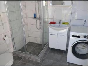 Koupelna v ubytování Luxury house Andrijana