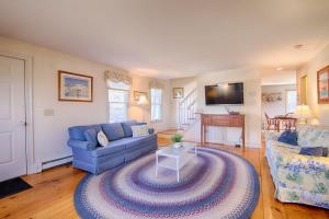 Ảnh trong thư viện ảnh của Walk to Main St and Oyster Pond in Chatham ở Chatham