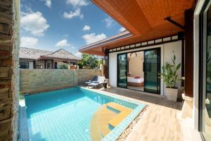 Piscina de la sau aproape de Private 2BR Pool Villa 2D03 in Gated Residence Rawai VIP Villas