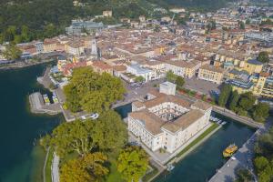 Výhľad na mesto Riva del Garda alebo výhľad na mesto priamo z apartmánu